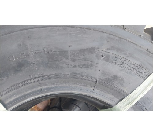 Lốp Deestone 8.25-15-14PR - Lốp hơi 825-15 - Lốp xe nâng 5-6-7 tấn - DEESTONE Thái Lan