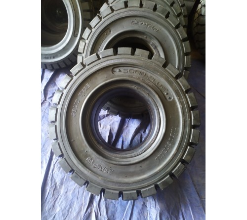 Lốp đặc 23x9-10 Solid Plus Solitech Thái Lan - Lốp xe nâng điện giá rẻ