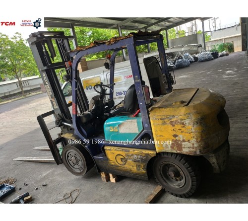 Thay lốp đặc 28x9-15 Thunderpro cho xe nâng 3.5 tấn Komatsu FD35NT-7 tại Thường Tín, Hà Nội