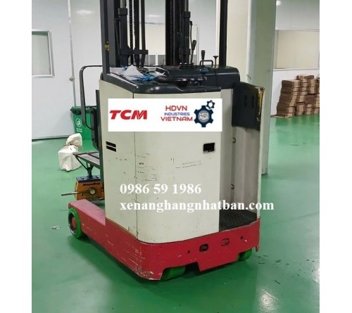 Thay bánh PU cho xe nâng điện đứng lái 1 tấn Nichiyu FRB10-60-300CS tại KCN Quế Võ, Bắc Ninh