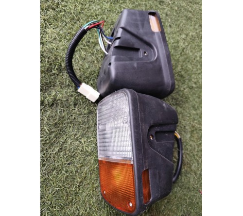 Đèn pha xe nâng Toyota 8FD25 8FD30. P/N: 56540-23321-71, 56510-23320-71