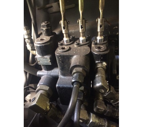 Van chia thủy lực xe nâng - Forklift Hydraulic Valve