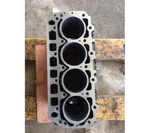 Thay lốc máy 4D94 cho xe nâng 2.5 tấn Komatsu FD25T-17 