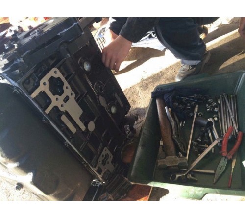 Thay lốc máy 4D94 cho xe nâng 2.5 tấn Komatsu FD25T-17 