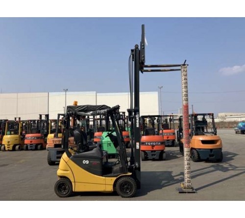 Xe nâng điện ngồi lái 1 tấn Komatsu FB09H-12 dịch giá đời cao 2020 đã qua sử dụng