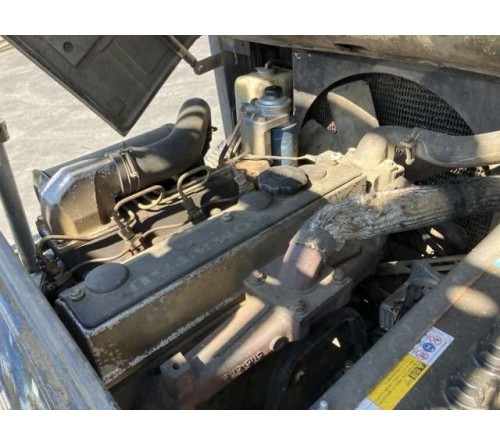 Xe nâng Komatsu 2.5 tấn 5 mét gật gù lốp kép số sàn FD25-11 máy 4D95