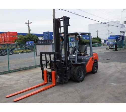 Xe nâng 3.5 tấn Toyota 50-8FDJ35 máy 2Z gật gù lốp kép số sàn