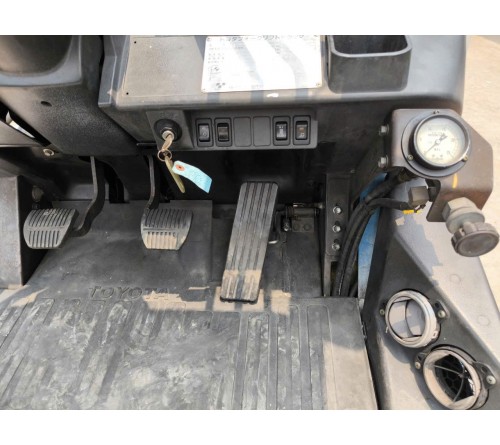 Xe nâng 3 tấn chui công Toyota 7FD30 dịch càng máy 2Z bàn giao nhà máy Thủy Nguyên Hải Phòng