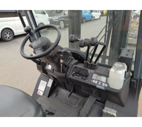 Xe nâng điện ngồi lái 2.5 tấn Toyota 8FB25, chiều cao nâng 4 mét, dịch giá, bình điện GS VGD565, sản xuất tại Nhật Bản 12/2019