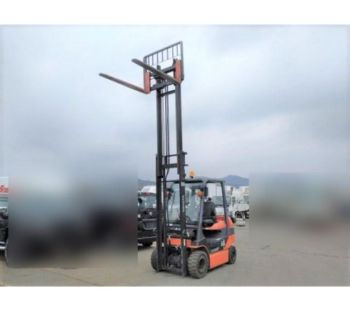 Xe nâng điện ngồi lái 2.5 tấn Toyota 8FB25, chiều cao nâng 4 mét, dịch giá, bình điện GS VGD565, sản xuất tại Nhật Bản 12/2019