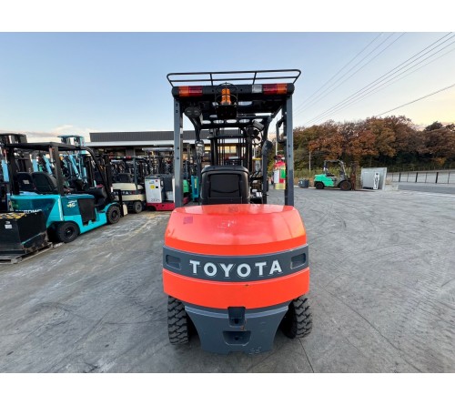 Xe nâng điện 2.5 tấn Toyota 8FB25 kẹp carton 2021 Nhật bãi đã qua sử dụng