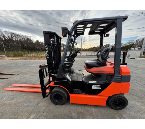 Xe nâng điện ngồi lái 2.5 tấn Toyota 8FBH25 dịch càng, đời cao 2019 đã qua sử dụng