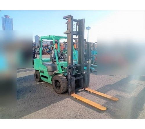 Xe nâng dầu 3.5 tấn Mitsubishi FD35AT chiều cao nâng 4m, đời cao 2015 đã qua sử dụng