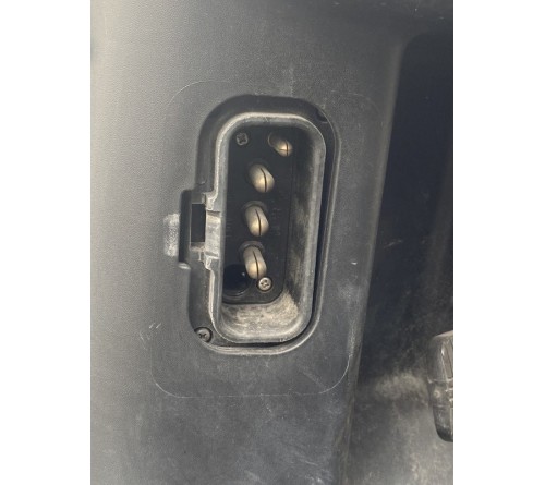 Xe nâng điện ngồi lái 1.5 tấn Nissan Unicarriers J1B1R15 dịch giá 2019