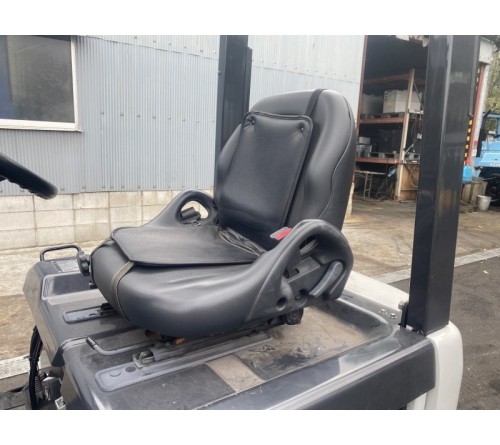 Xe nâng điện ngồi lái 1.5 tấn Nissan Unicarriers J1B1R15 dịch giá 2019