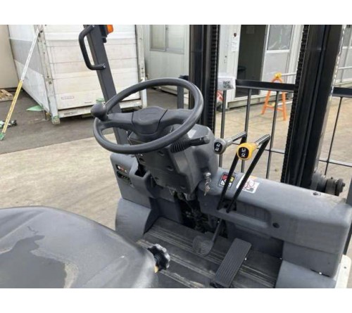 Xe nâng điện ngồi lái TCM Unicarriers 2 tấn 4 mét FB20-8 bình điện 48V-565Ah đời cao 2018, đã qua sử dụng