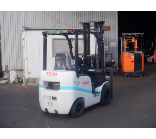 Xe nâng 1.8 tấn 6 mét TCM FHD18T3Z VFHM600 máy Isuzu C240 đời cao 2022 mới 100%