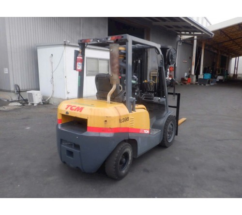 Xe nâng 3 tấn TCM FHD30T3 chui công 4m35, máy Kubota V3300, đã qua sử dụng, nhập Nhật