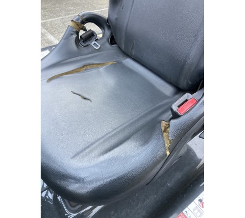 Xe nâng điện ngồi lái 2 tấn Nichiyu FB20PN chui công dịch giá 5 mét, bình điện Lifttop 4YM-VSI565-13AR, đời cao 2020, đã qua sử dụng