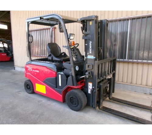 Xe nâng điện 2.5 tấn Nichiyu FBB25PN chui công dịch giá, bình điện Lifttop 48V-725Ah, 4YT-VSI725-23AS, sản xuất 2021