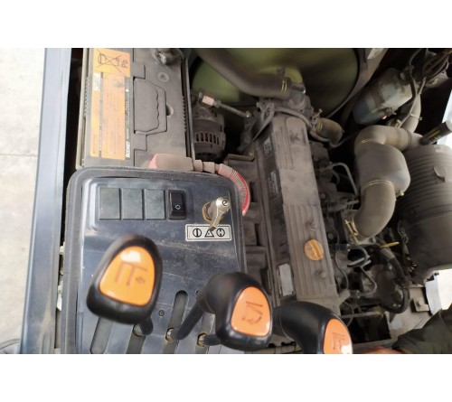 Xe nâng Doosan 2.5 tấn chui công dịch giá - Xe nâng cũ D25GP - 2017 - 528h hoạt động