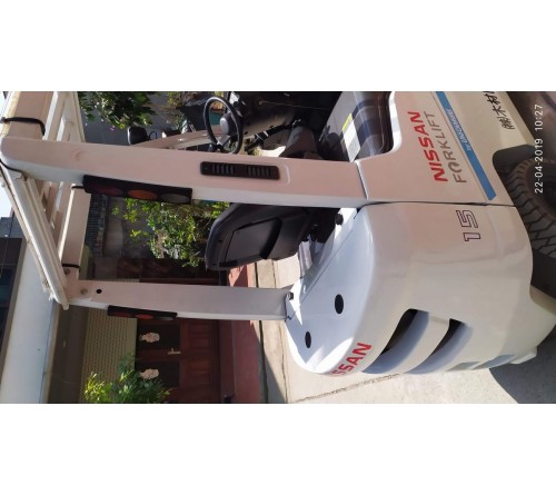 Xe nâng cũ 1.5 tấn - Model F1F1A15 - Nissan Unicarriers - 2014 - Sản xuất Nhật  Bản 