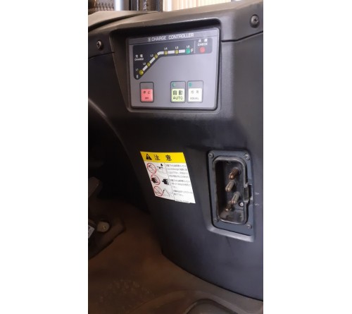 Xe nâng điện Komatsu 1.5 tấn, nâng cao 4 mét, đời cao 2013 - Ắc quy Kobe Hitachi 48V 402Ah VSFL402 - Xe đã qua sử dụng tại Nhật Bản