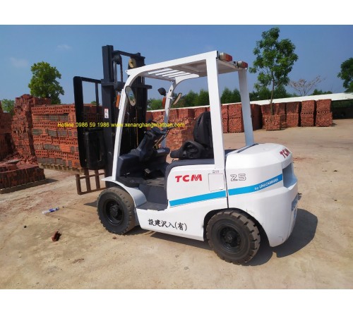 Xe nâng cũ 2.5 tấn gật gù đời cao TCM FD25T3 - Sản xuất Nhật Bản 2012 - 7600h - Động cơ TD27