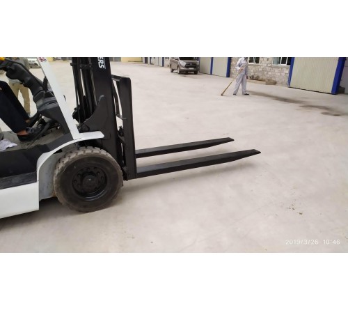 Xe nâng cũ 2.5 tấn Nhật Bản đời cao - hãng TCM FD25T4 - Động cơ Kubota V2403 - Sản xuất 2013