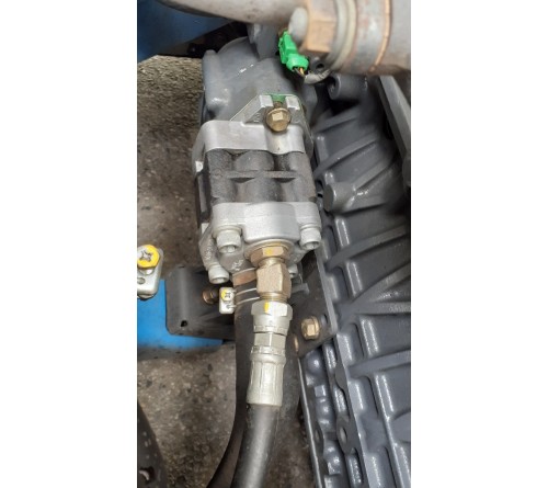 Xe nâng 2.5 tấn chui công dịch giá TCM Unicarriers - FD25T4 VFHM435 đời cao 2015 - Mới 95%