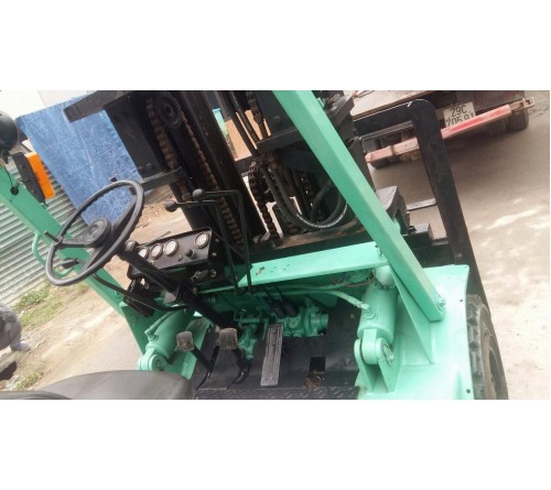 Xe nâng cũ 4 tấn Mitsubishi Nhật Bản - 4 mét - chui công - 3 tầng nâng